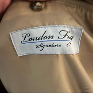 London Fog Signature series. Size 44s Tan Wool overcoat.